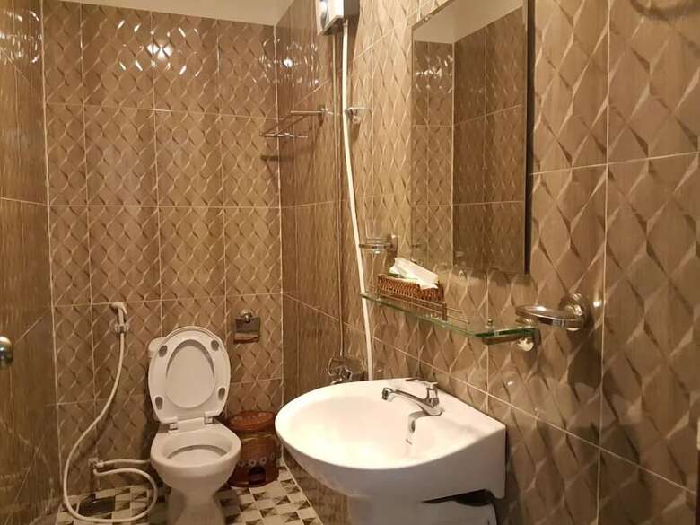 New Paris Hotel - By Bay Luxury