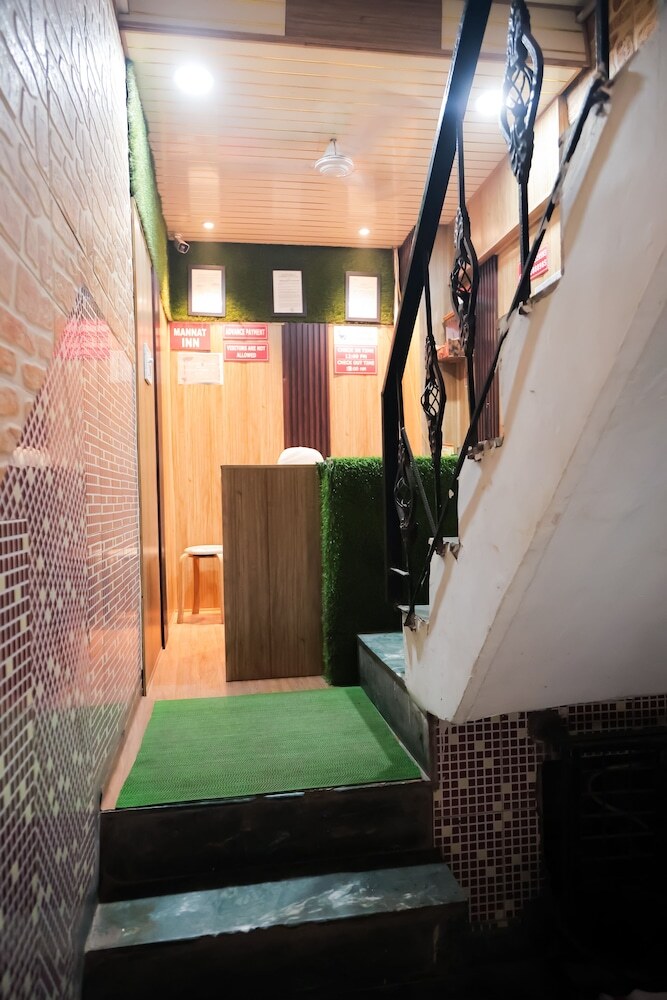 Roomshala 155 Hotel Jpc