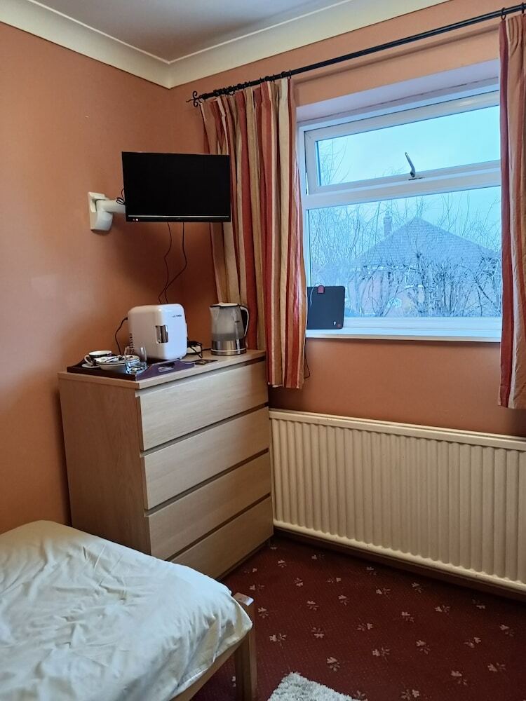 Lowry House Hotel In Walsall