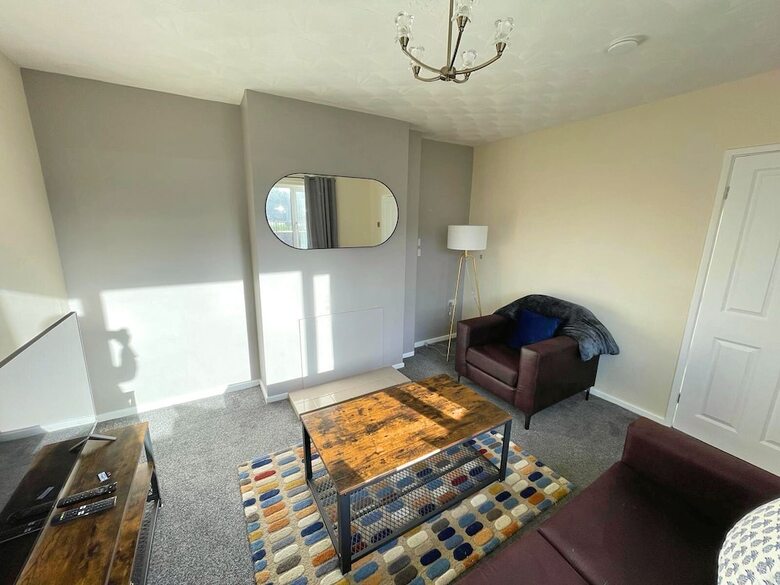 6 Person Spacious Home With Garden