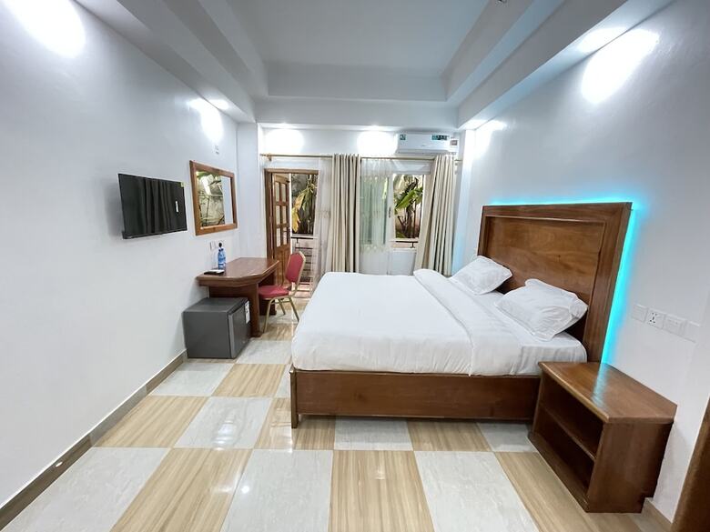 Pulickal Heights Hotel