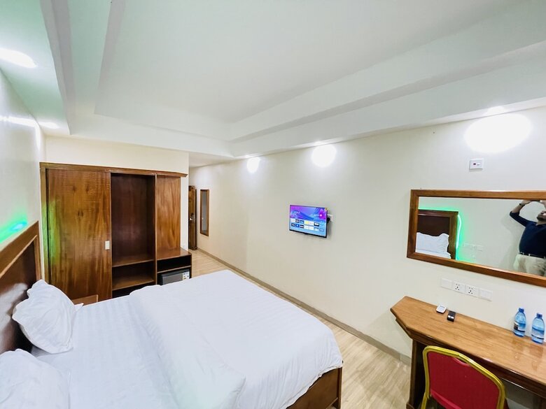 Pulickal Heights Hotel