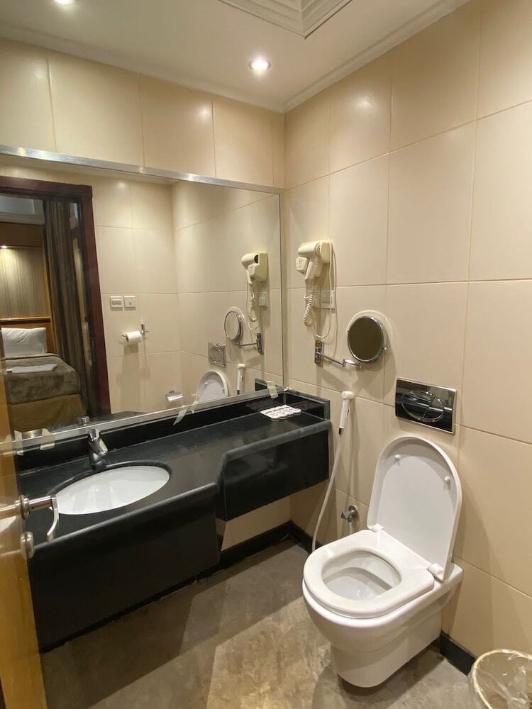 Al Fajer Albadia Hotel 5