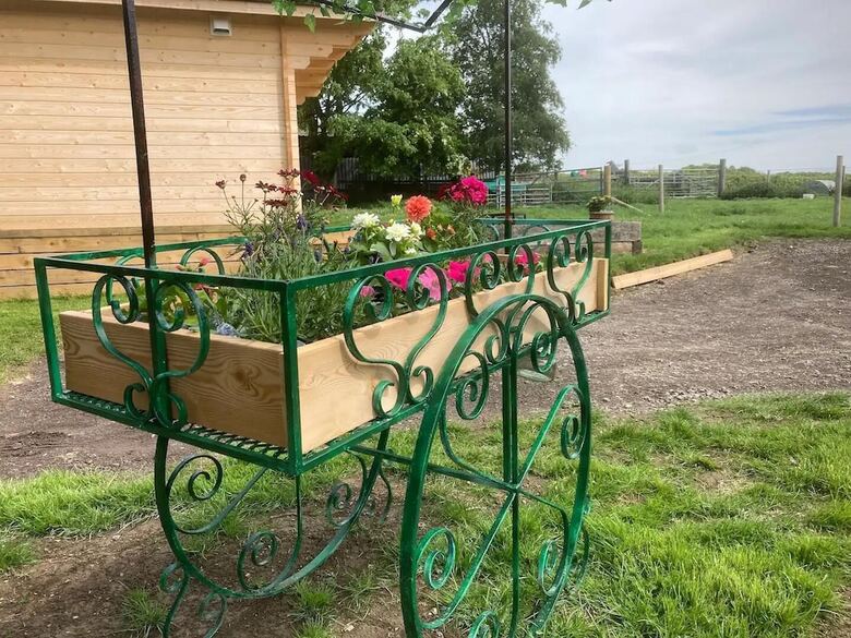Captivating 1-bed Lodge In Chesterfield