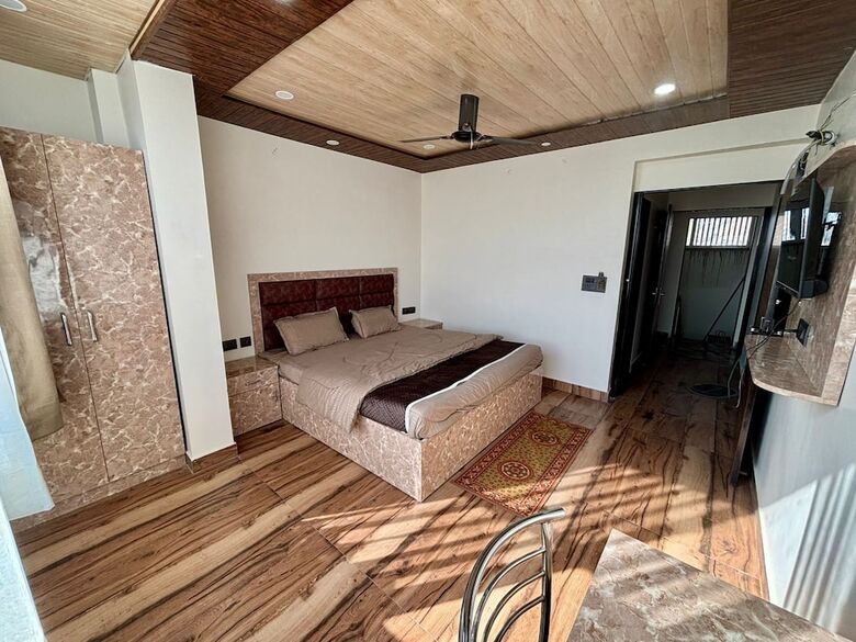 Hotel Govindam Royal Stay