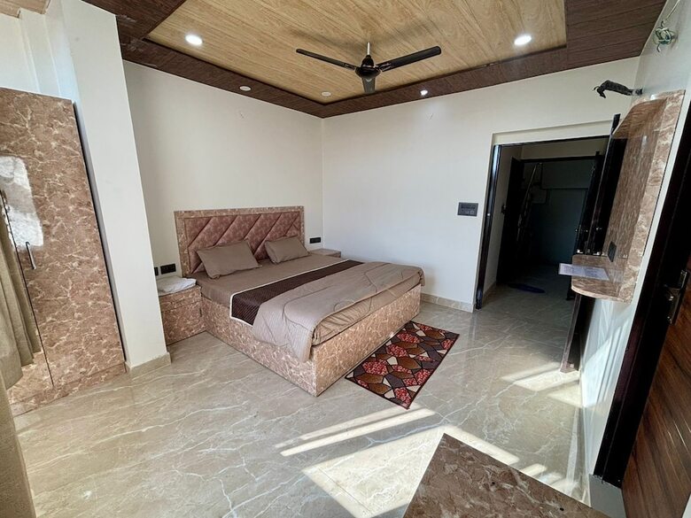 Hotel Govindam Royal Stay