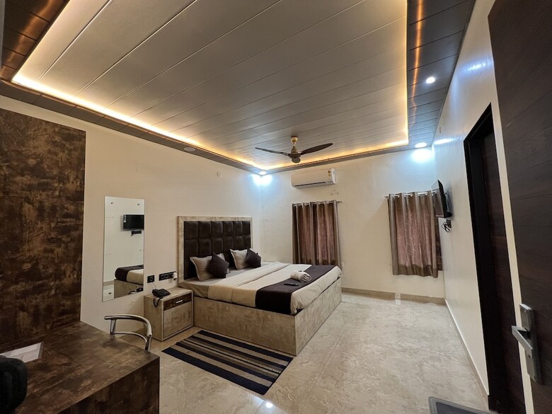 Hotel Govindam Royal Stay