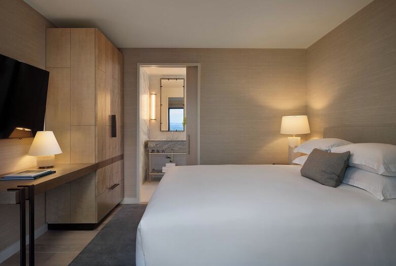Kimpton Claret Hotel By Ihg