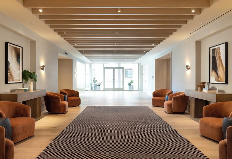 Kimpton Claret Hotel By Ihg