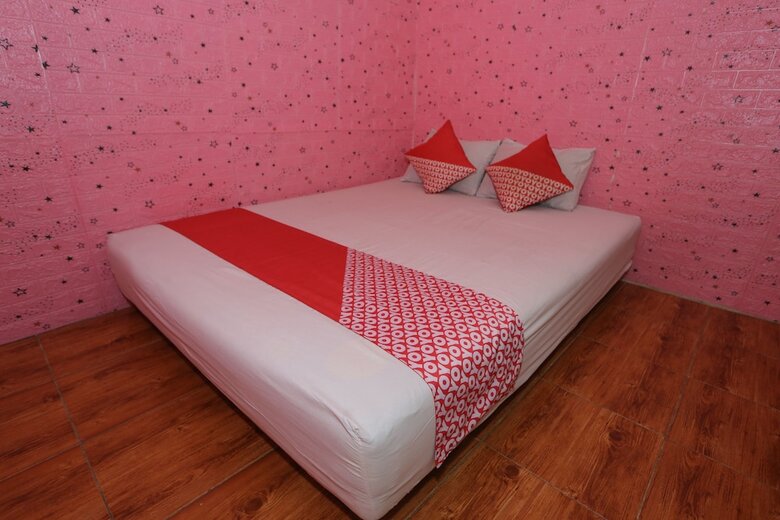 Hotel Oyo 93021 Kost Dison
