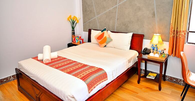 Hanz Cosmos Central Hotel