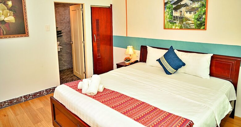Hanz Cosmos Central Hotel