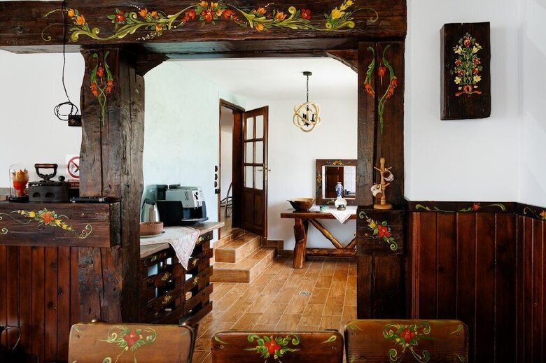 La Col?ul Castelului Bran Boutique