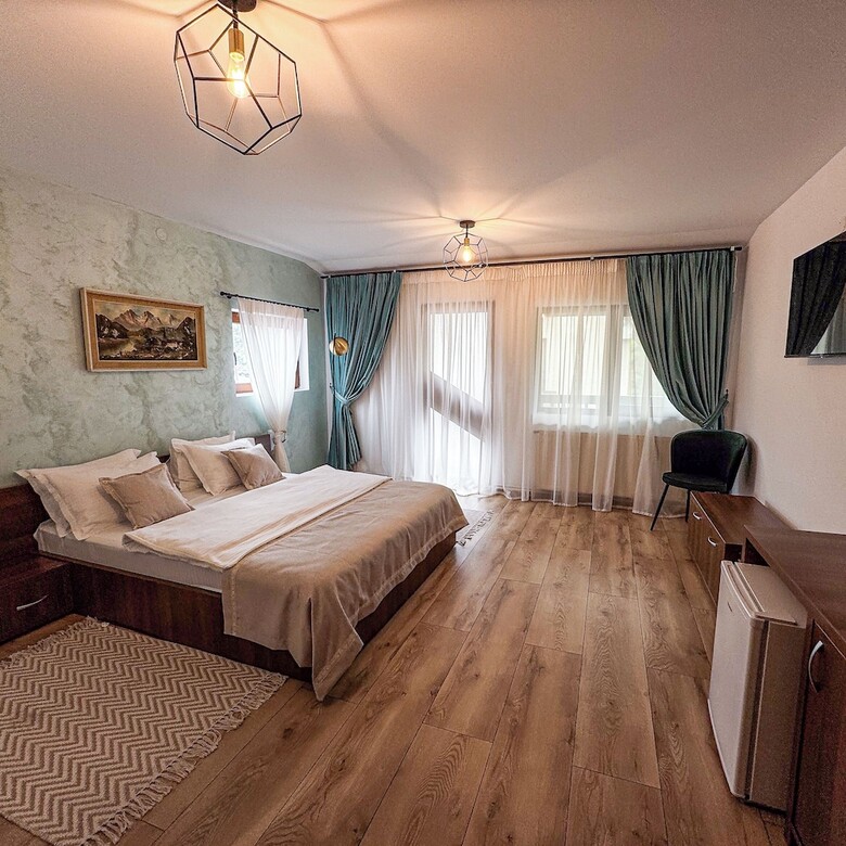 La Col?ul Castelului Bran Boutique