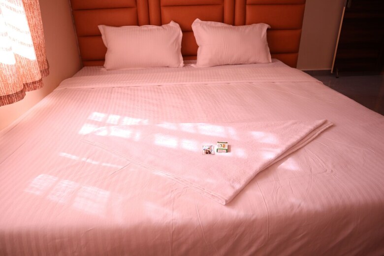 Hotel Smilestay Karanji Paradise