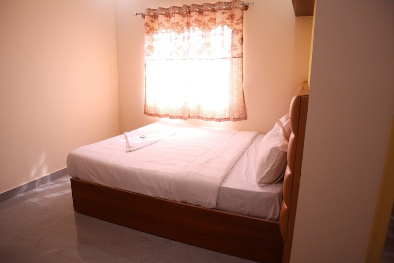Hotel Smilestay Karanji Paradise