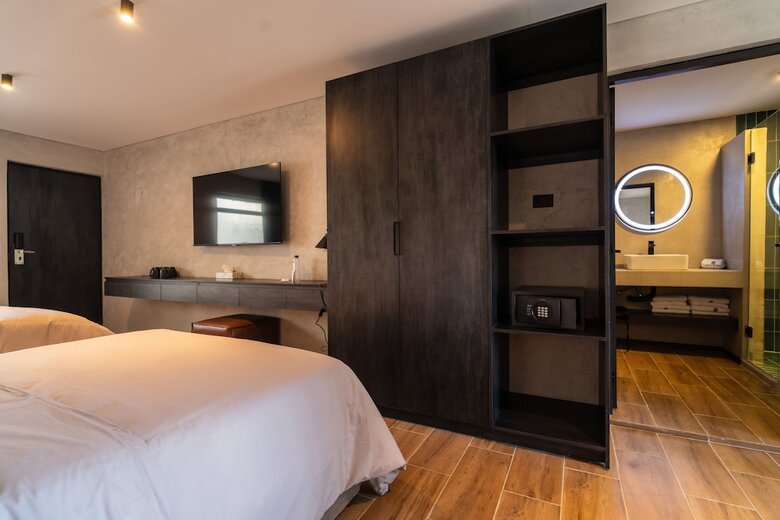 Hotel Alcal� Expo