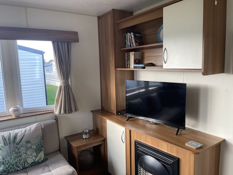 Captivating 2-bed Caravan In Clacton-on-sea