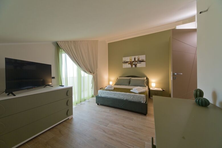 Slow Chic Apartment B&B Policlinico