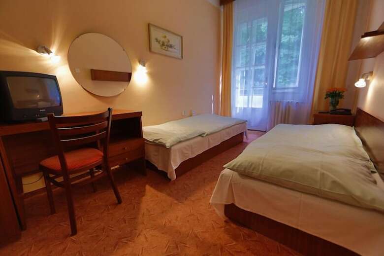 Hotel L�ze?sk� L�?ebna M�nes