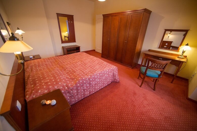 Hotel L�ze?sk� L�?ebna M�nes