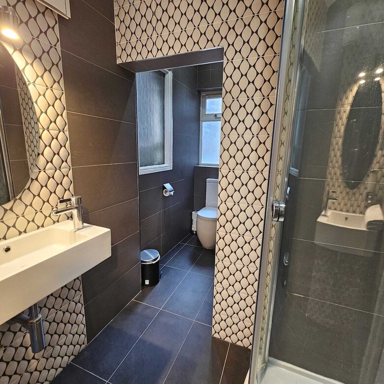 Chelsea House Hotel