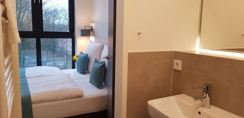 Apricot Hotel