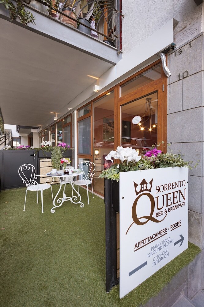 B&B Sorrento Queen