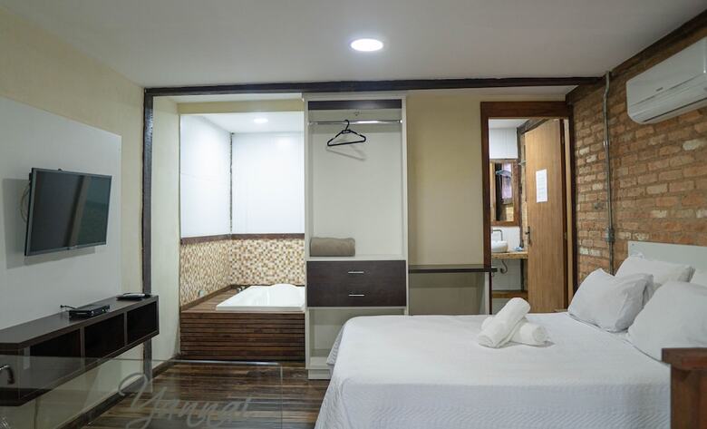 Yannai Chal� Praia