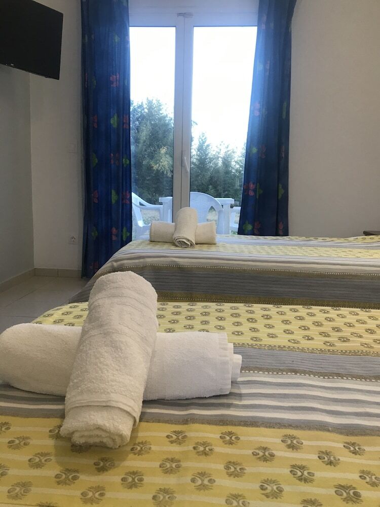 Room-studio In Banos Apartments With Sha