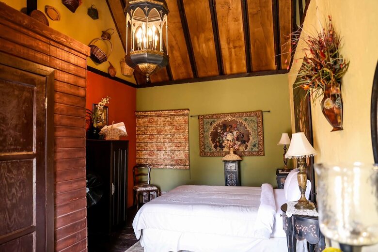 Fernabella's Lodge