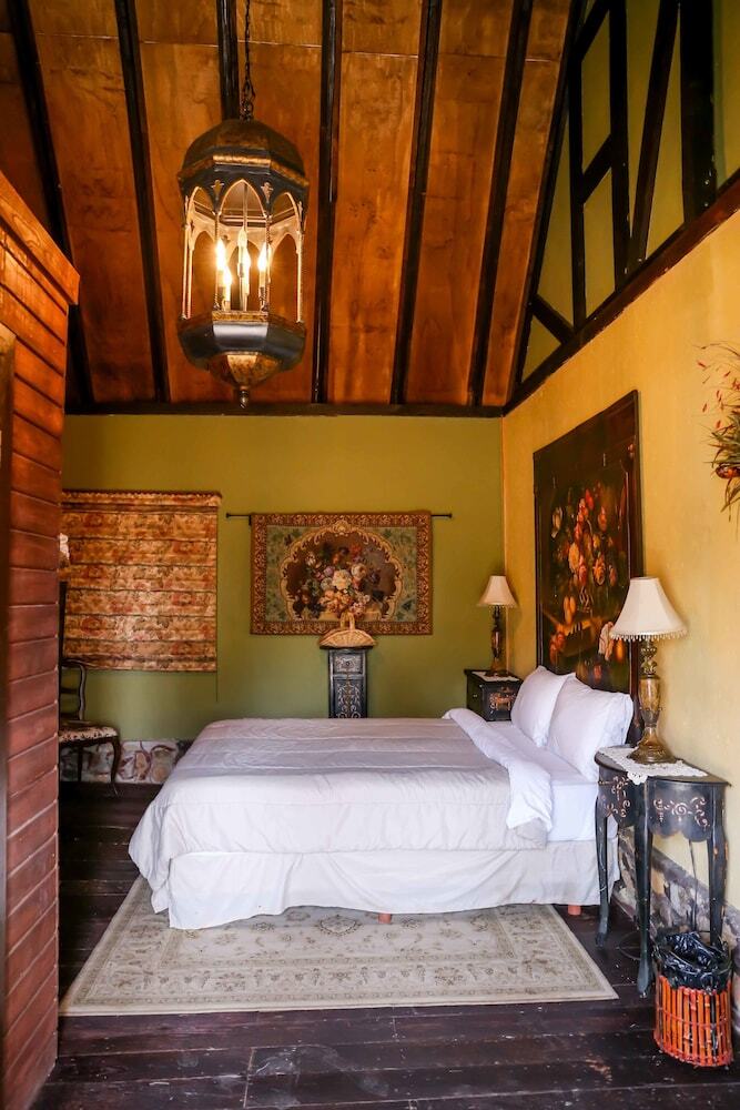 Fernabella's Lodge