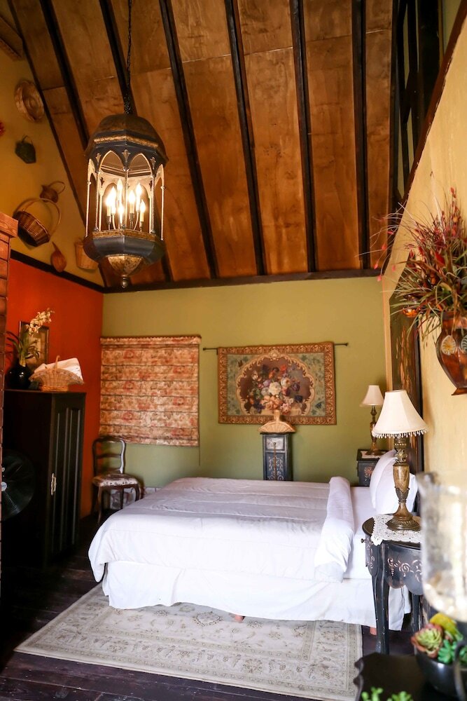 Fernabella's Lodge