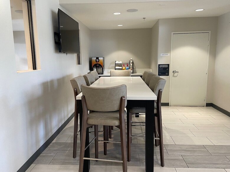 Extended Studio Hotel Ontario