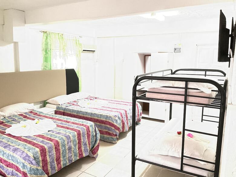 Hotel Stephanie's Apartments Ltd