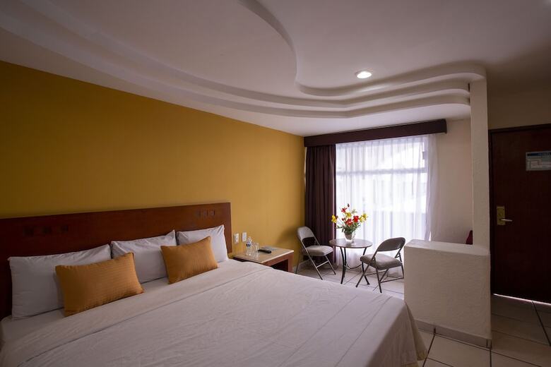 Hotel Arcos Aeropuerto