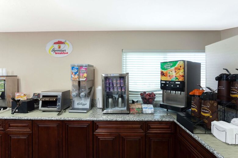 Super 8 By Wyndham San Diego Hotel Circle