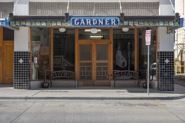 Gardner Hotel & Hostel