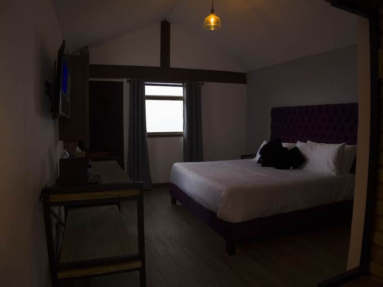 Hotel Santiurde