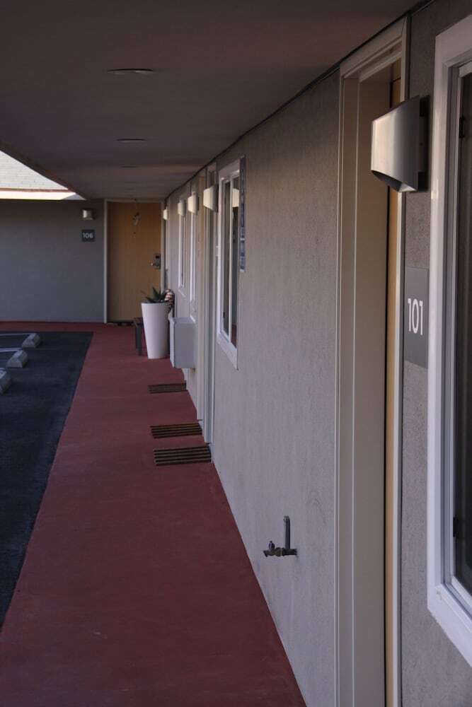 Motel El Royale Gardens Near Universal Studios