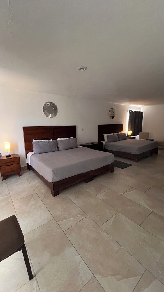 Pedernal Hotel