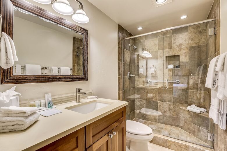 Aparthotel Aspen Square Condominium Hotel