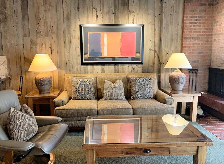 Aparthotel Aspen Square Condominium Hotel