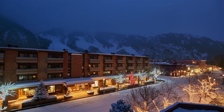 Aparthotel Aspen Square Condominium Hotel