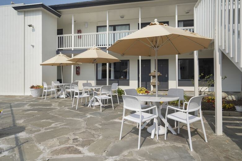 Hotel A Wave Inn