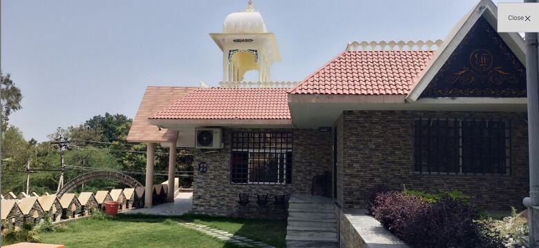 Hotel Badigarh Palace Resort