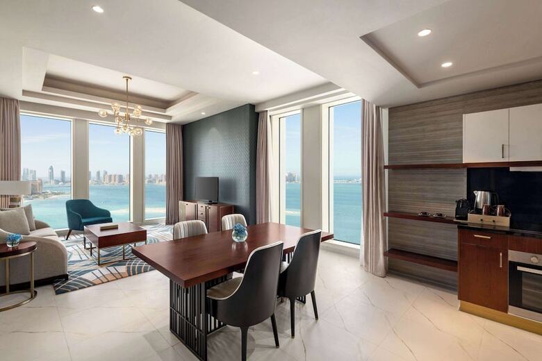 Hotel Wyndham Grand Doha West Bay Beach