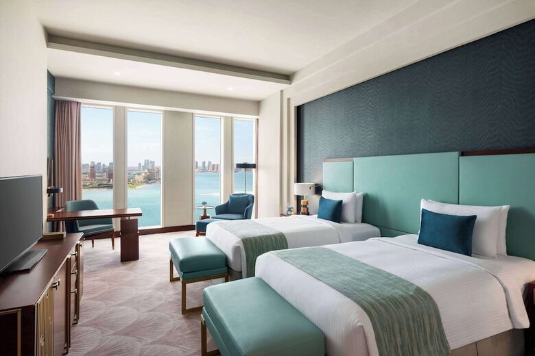 Hotel Wyndham Grand Doha West Bay Beach
