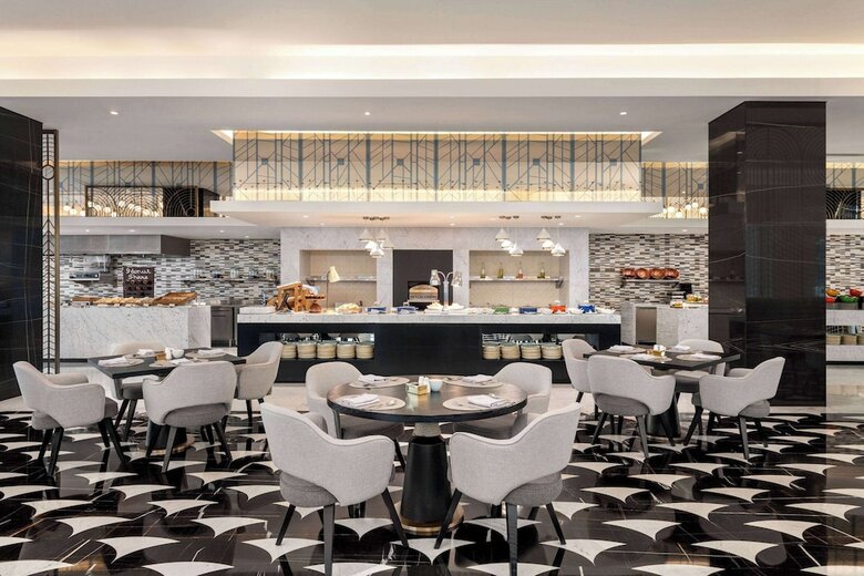 Hotel Wyndham Grand Doha West Bay Beach