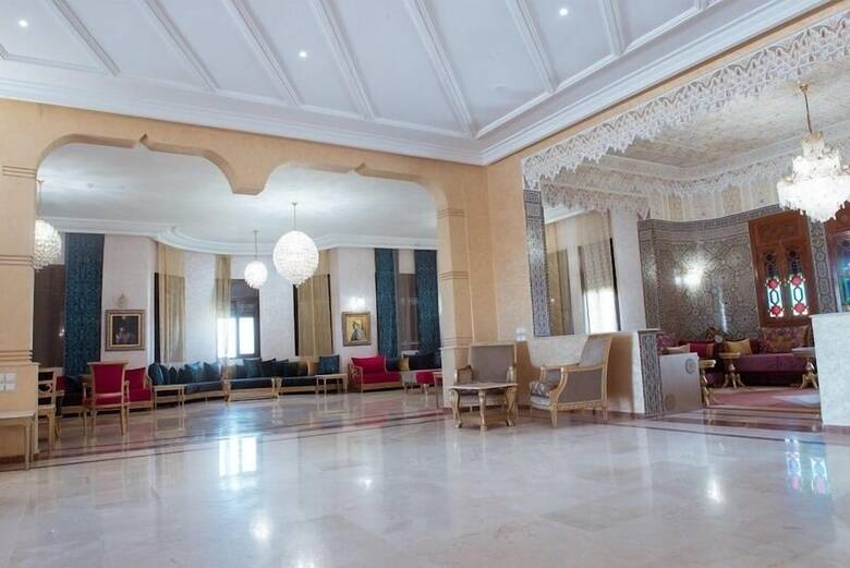 Hotel Regency Park And Suites